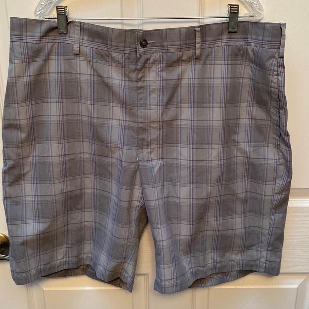 Mens Pro Tour gray stripes shorts size 40